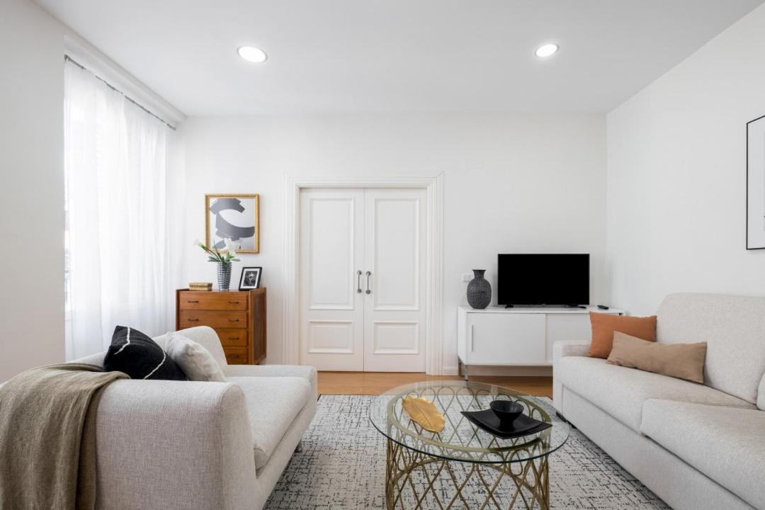 1 Bedroom 1 Bathroom Furnished - Sol - Bright Refurbished - Mintystay Мадрид Екстериор снимка