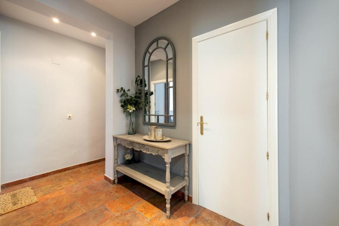 1 Bedroom 1 Bathroom Furnished - Sol - Bright Refurbished - Mintystay Мадрид Екстериор снимка