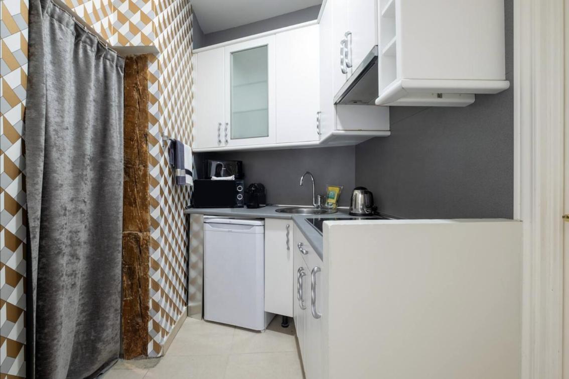 1 Bedroom 1 Bathroom Furnished - Sol - Bright Refurbished - Mintystay Мадрид Екстериор снимка